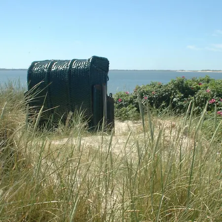 Haus Ruhewinkel, 2 * Alkersum