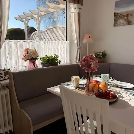 Holiday home Haus Ruhewinkel, 2 Alkersum